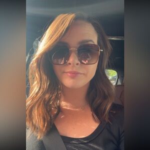 Meet your Posher, Laura